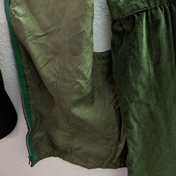 Vintage hand made 1950's two piece deep green velvet dress - Picture 8 of 9